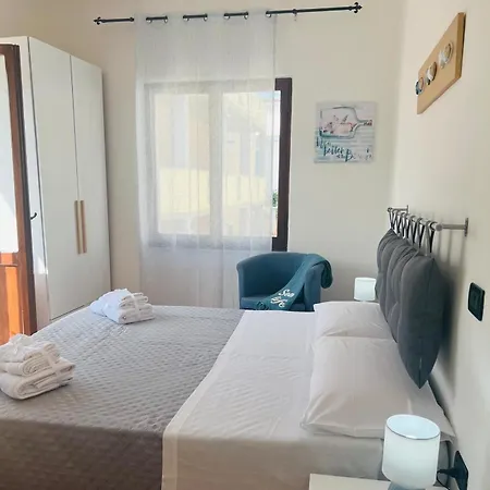 Il Canarino Affittacamere La Caletta