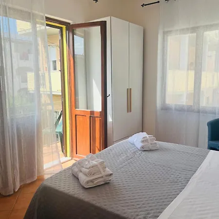 Il Canarino Affittacamere 3* La Caletta